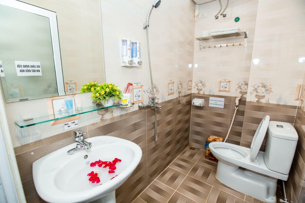 Dang Quang Guesthouse Ha Long Bagian luar foto